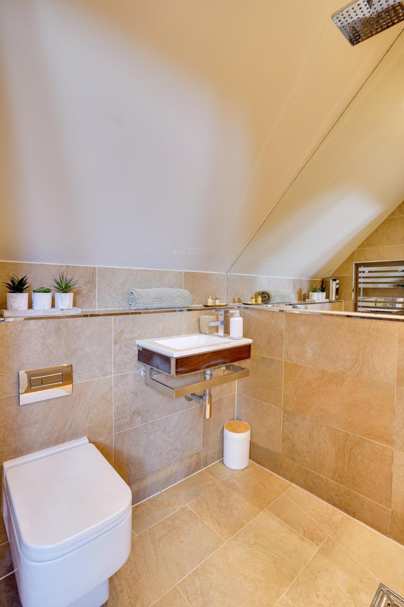 Garden Stable At Hallsteads: Luxury Stone Cottage, With Parking อัลน์มัธ ภายนอก รูปภาพ
